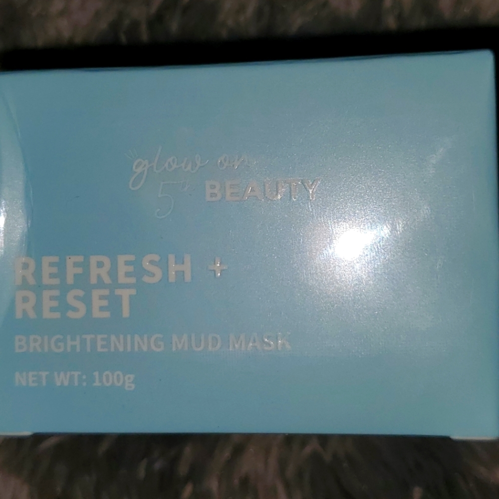 Glow on 5th Mud Mask